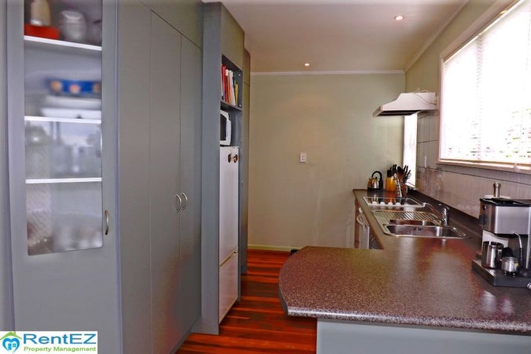 Photo of property in 36 Marlborough Avenue, Glenfield, Auckland, 0629