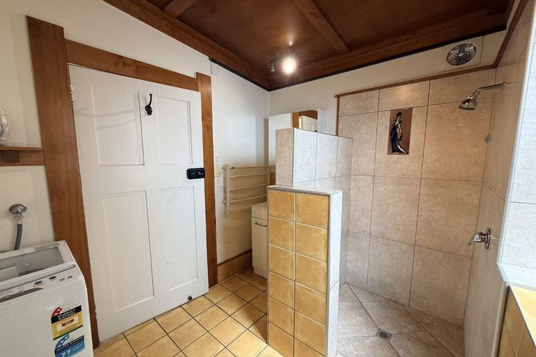 Photo of property in 34 Shakespeare Road, Bluff Hill, Napier, 4110