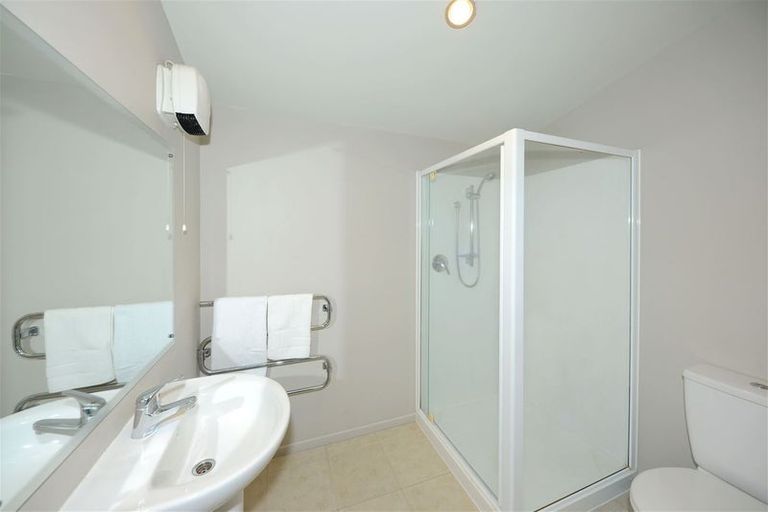 Photo of property in 30e Lyndon Street, Riccarton, Christchurch, 8041