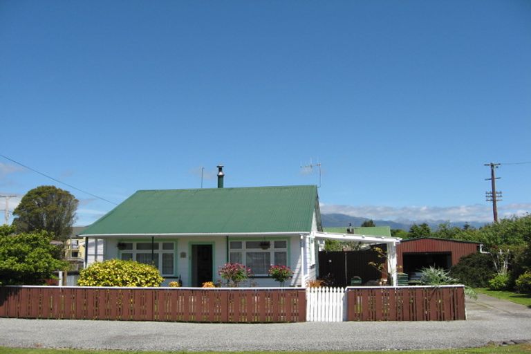 Photo of property in 4 Fonblanque Street, Westport, 7825