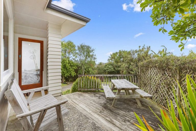 Photo of property in 10 Marine Parade, Raglan, 3225