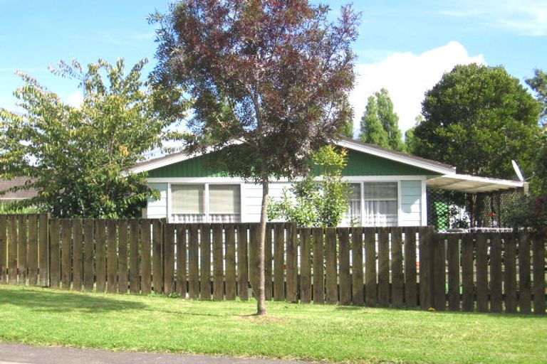 Photo of property in 18 Farwood Drive, Henderson, Auckland, 0612