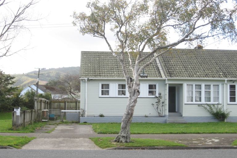 Photo of property in 81 Waddington Drive, Naenae, Lower Hutt, 5011