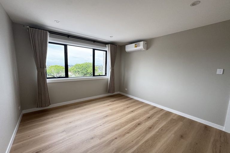 Photo of property in 42 Manu Place, Pinehill, Auckland, 0632