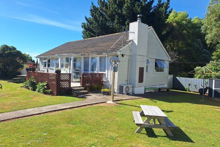 Photo of property in 1 Hartgill Crescent, Dannevirke, 4930