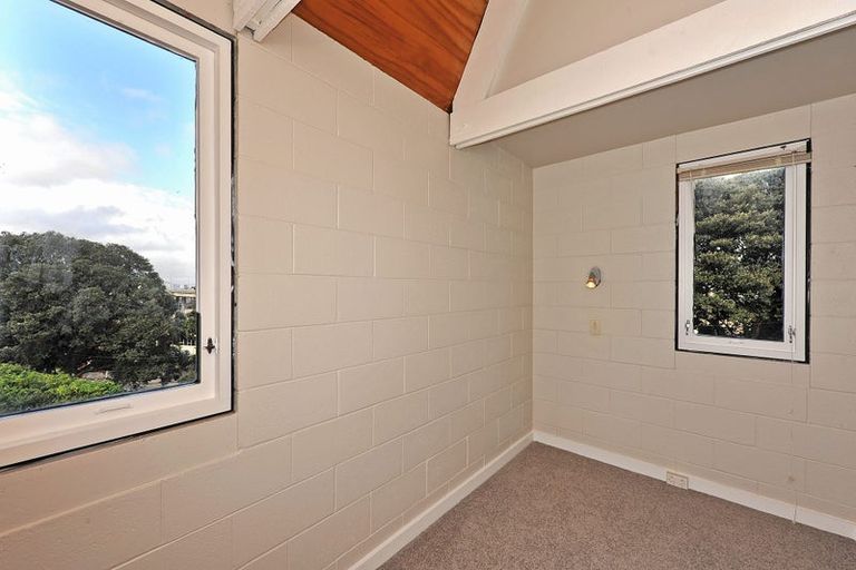 Photo of property in 3 Stowe Hill, Thorndon, Wellington, 6011