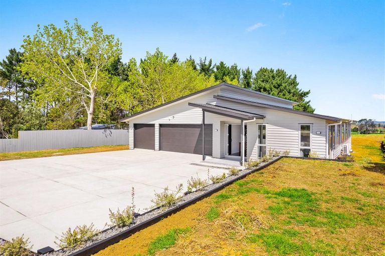 Photo of property in 2d Masters Road, Waiuku, 2681