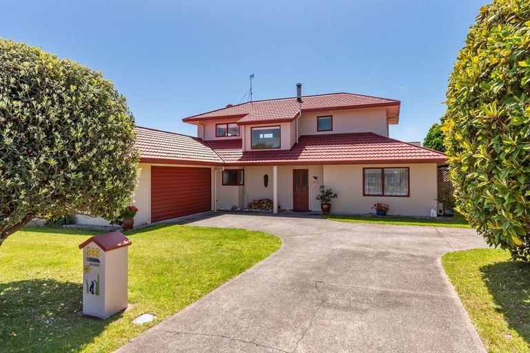 Photo of property in 303 Manly Street, Paraparaumu Beach, Paraparaumu, 5032