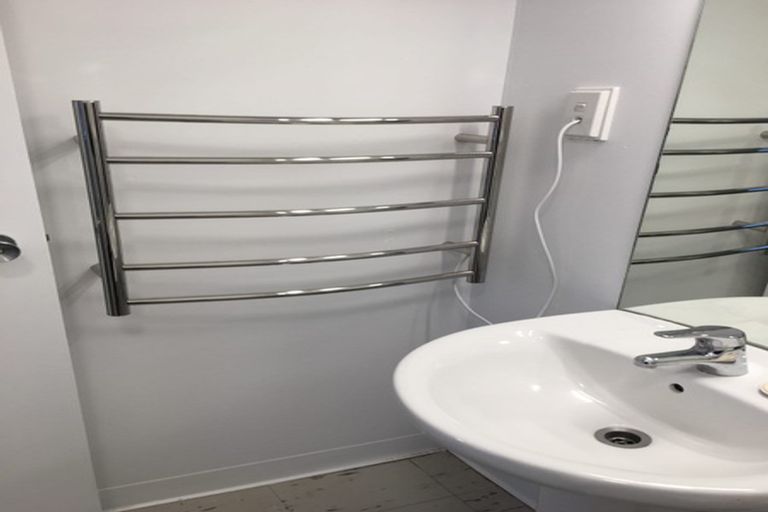 Photo of property in Hobson Court Flats, 75/70u Hobson Street, Thorndon, Wellington, 6011