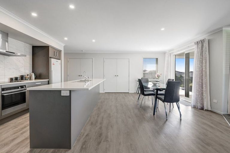Photo of property in 24 Minerva Avenue, Helensville, 0800