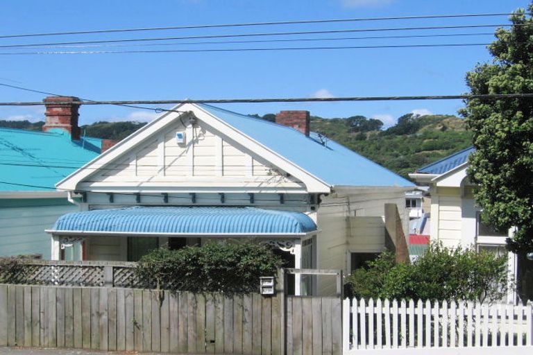 Photo of property in 129 Wallace Street, Mount Cook, Wellington, 6021