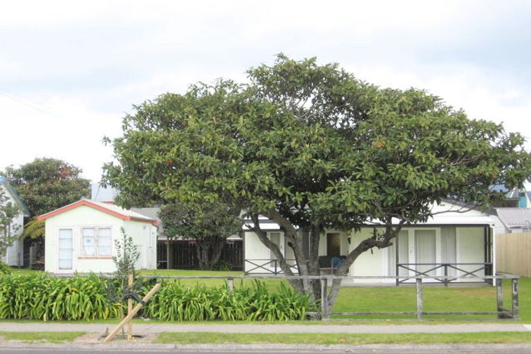 Photo of property in 303 Ocean Road, Whangamata, 3620