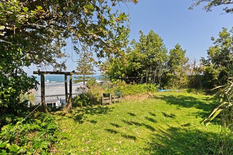 Photo of property in 14 Makorori Beach Road, Makorori, Gisborne, 4073