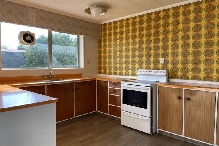 Photo of property in 16 Huatoki Street, Vogeltown, New Plymouth, 4310