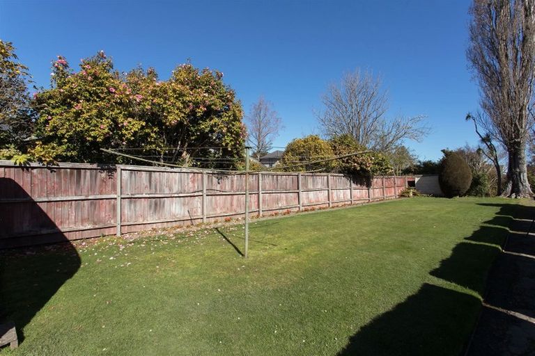 Photo of property in 127 Hamilton Avenue, Ilam, Christchurch, 8041