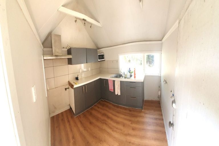 Photo of property in 10 Chesterton Street, Johnsonville, Wellington, 6037