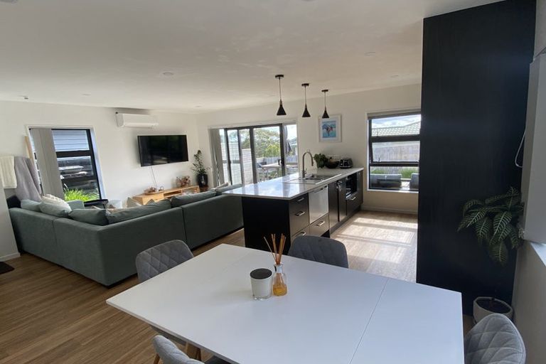Photo of property in 78d Lincoln Park Avenue, Massey, Auckland, 0614