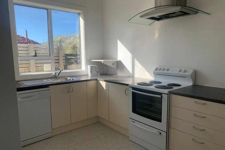 Photo of property in 22 Winters Road, Redwood, Christchurch, 8051