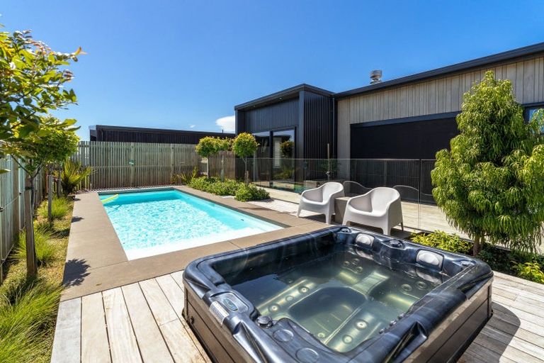 Photo of property in 46 Rangitahi Road, Raglan, 3225