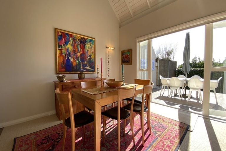 Photo of property in 2/39 Shanaway Rise, Hillcrest, Auckland, 0627