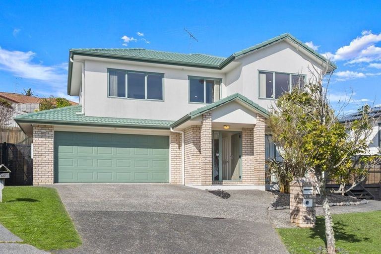 Photo of property in 1 Kittiwake Drive, Schnapper Rock, Auckland, 0632