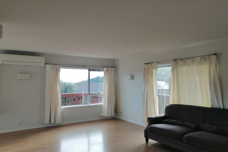 Photo of property in 10 Eugen Place, Bayview, Auckland, 0629