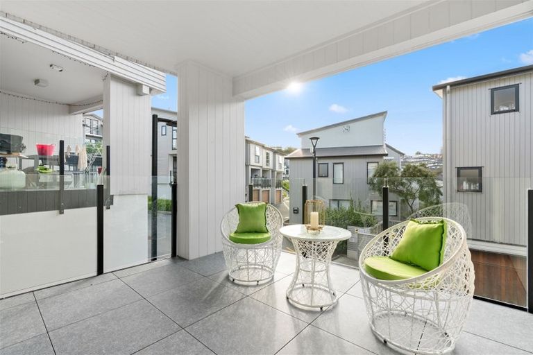 Photo of property in 9/10 Silver Moon Road, Albany Heights, Auckland, 0632