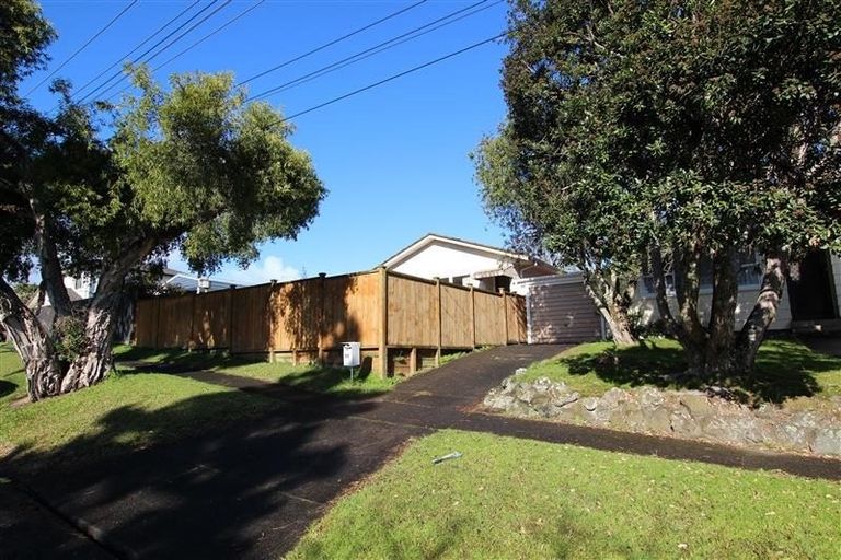 Photo of property in 2/21 Gardner Avenue, New Lynn, Auckland, 0600