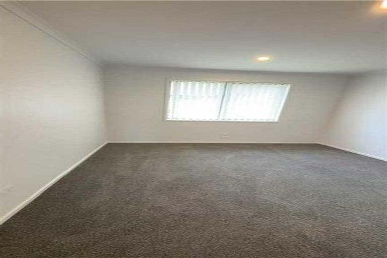 Photo of property in 12 Kahukaka Road, One Tree Point, 0118