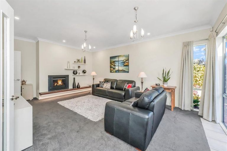 Photo of property in 49 Coolspring Way, Redwood, Christchurch, 8051