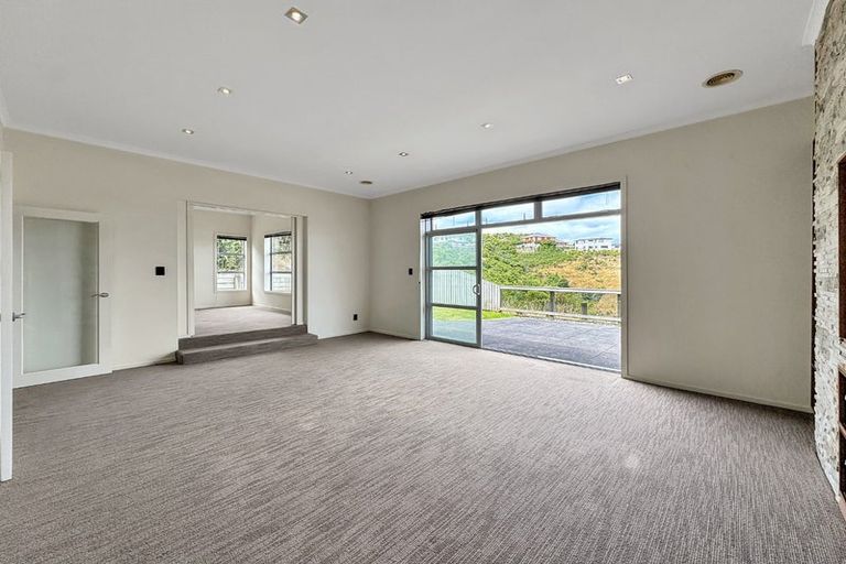 Photo of property in 74 Amesbury Drive, Churton Park, Wellington, 6037