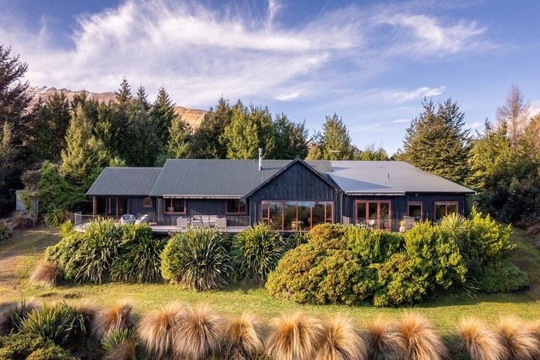 Photo of property in 137 Alpine Retreat Road, Ben Lomond, Queenstown, 9371