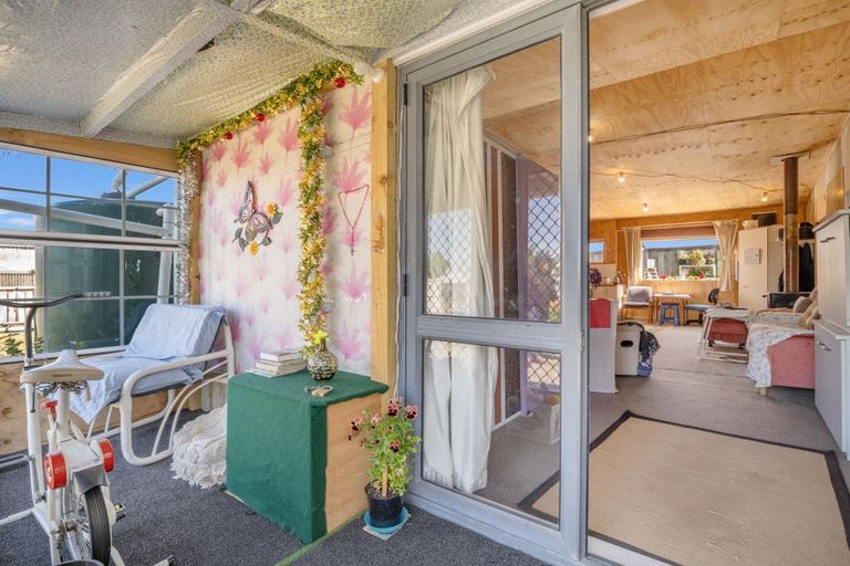 Photo of property in 1 Richardson Street, Woodville, 4920