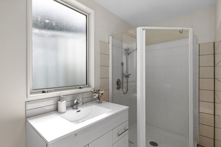 Photo of property in 32 Dart Place, Fernhill, Queenstown, 9300