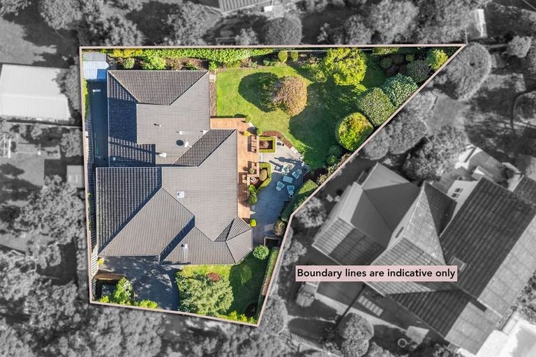 Photo of property in 2 Rosebank Grove, Waikanae, 5036
