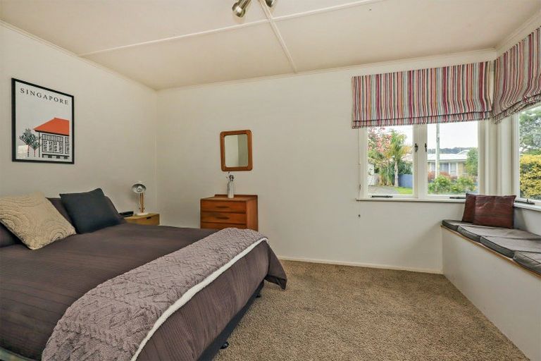 Photo of property in 34 Warwick Crescent, Taradale, Napier, 4112