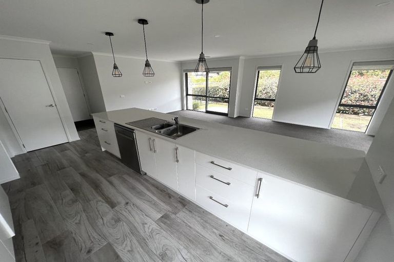 Photo of property in 4 Mooring Close, Whitby, Porirua, 5024