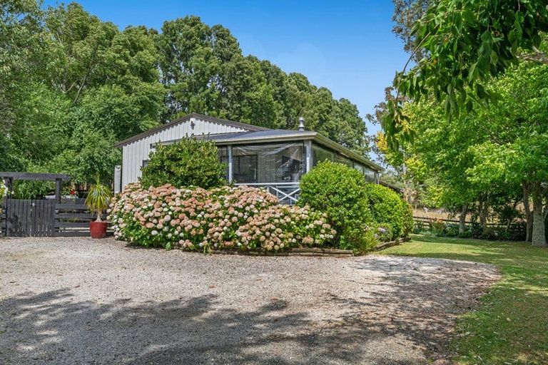 Photo of property in 414 Kaipara Coast Highway, Helensville, Kaukapakapa, 0871
