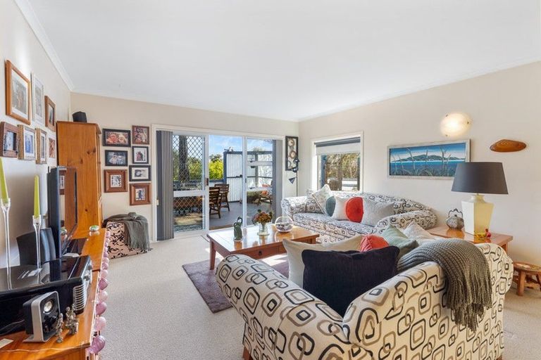 Photo of property in 33 Wharemauku Road, Raumati Beach, Paraparaumu, 5032