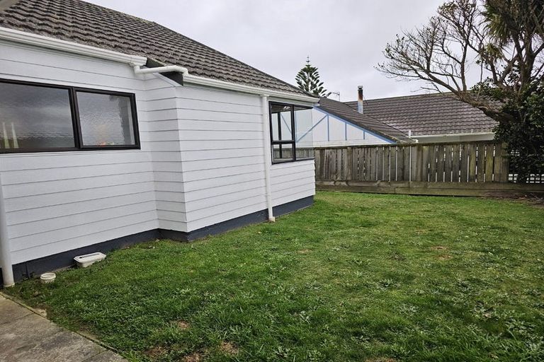 Photo of property in 53f3 Dominion Park Street, Johnsonville, Wellington, 6037