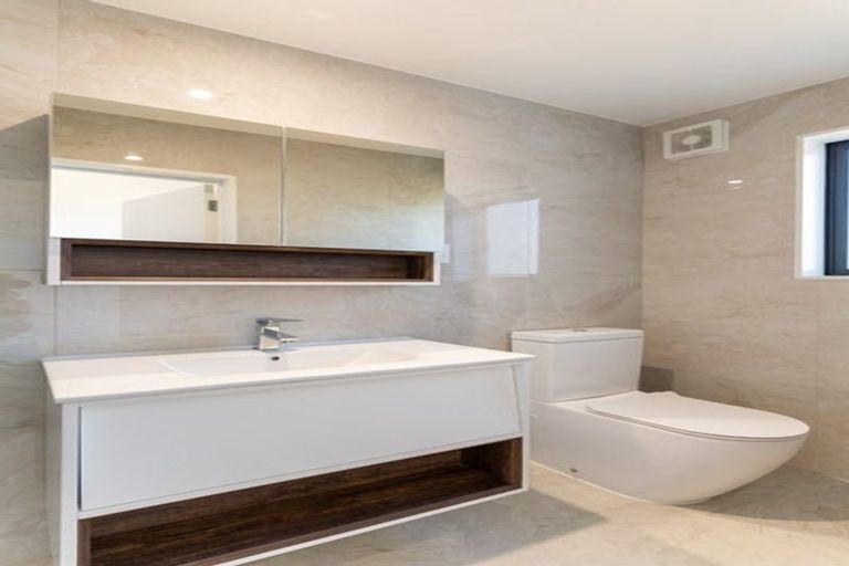 Photo of property in 5 Rangimarie Close, Opaheke, Papakura, 2113