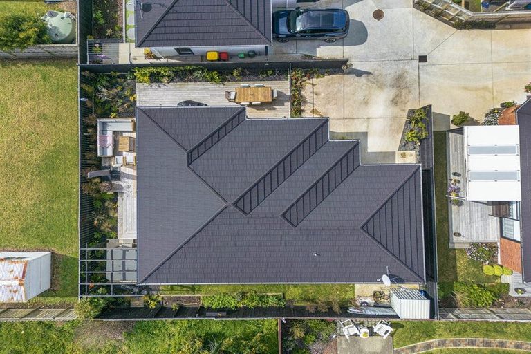 Photo of property in 16a Lillian Place, Orewa, 0931