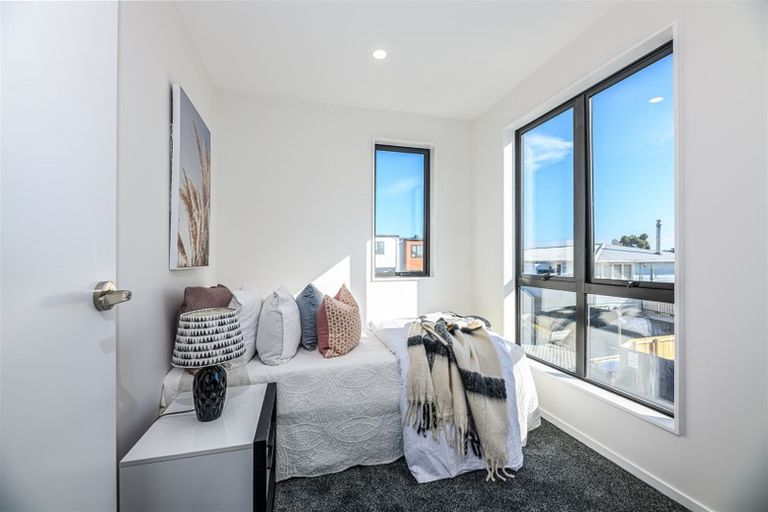 Photo of property in 2/6 Kereru Street, Henderson, Auckland, 0612