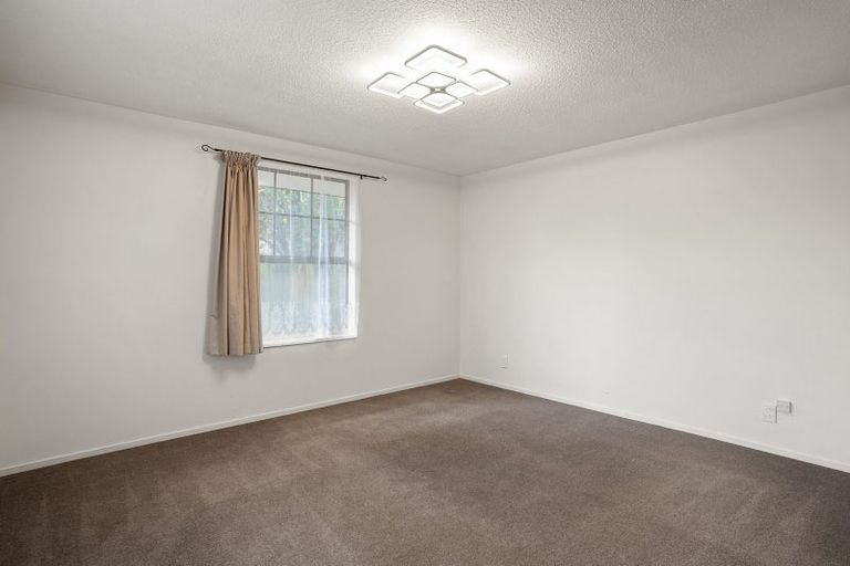 Photo of property in 11 Fiona Place, Hei Hei, Christchurch, 8042