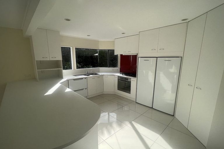 Photo of property in 122 Westchester Drive, Churton Park, Wellington, 6037