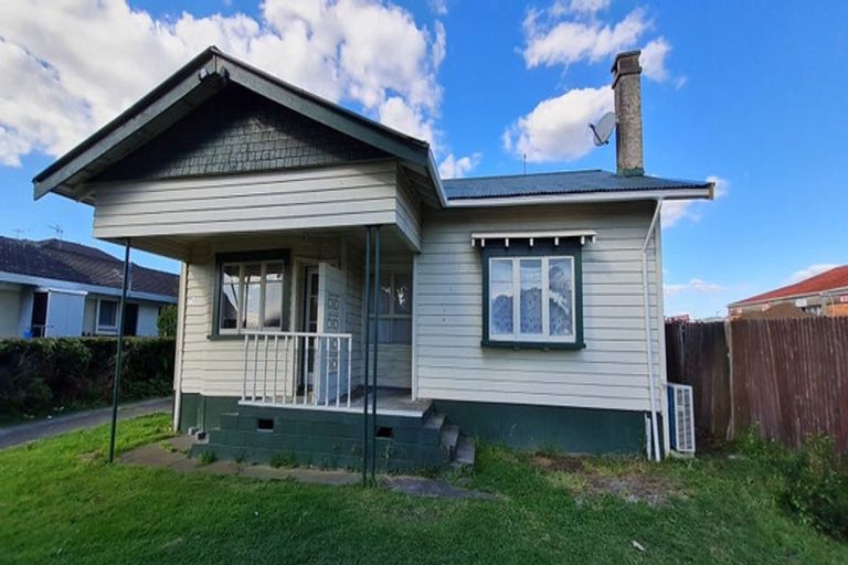Photo of property in 2/23 Coronation Road, Papatoetoe, Auckland, 2025