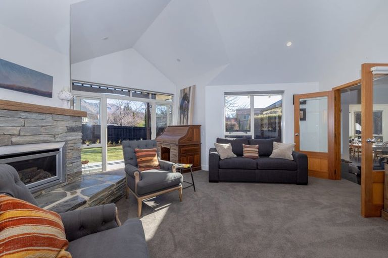 Photo of property in 92 Meadowstone Drive, Wanaka, 9305