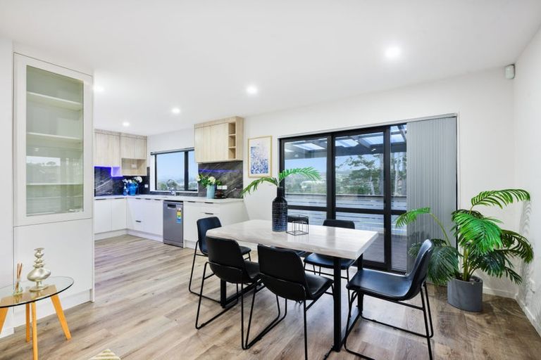 Photo of property in 292 Birdwood Road, Massey, Auckland, 0614