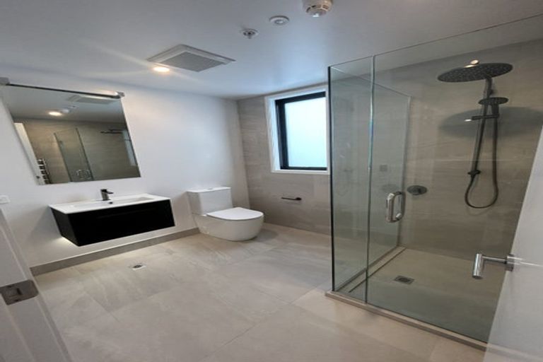 Photo of property in 7 Northlake Drive, Wanaka, 9305