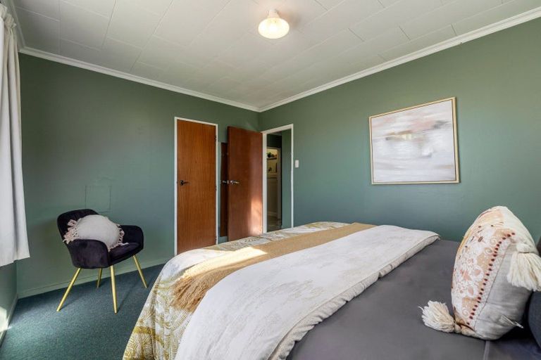 Photo of property in 35 Kimberley Grove, Westbrook, Palmerston North, 4412